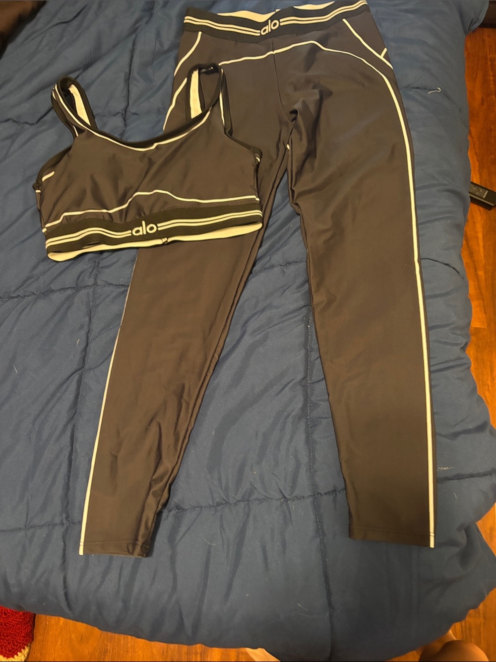 Alo Legging + sports bra
